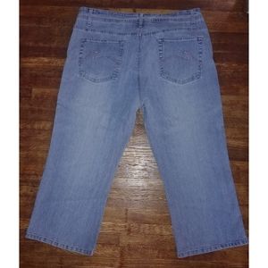 THE BLUES light blue denim capri jeans